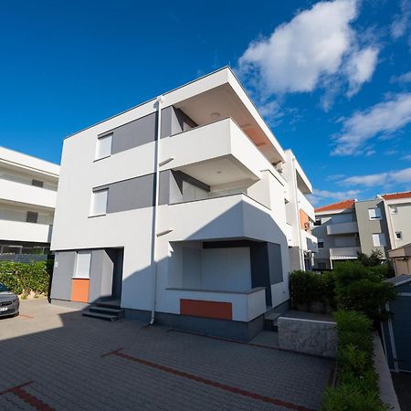 Relax Apartments Novalja Exterior foto