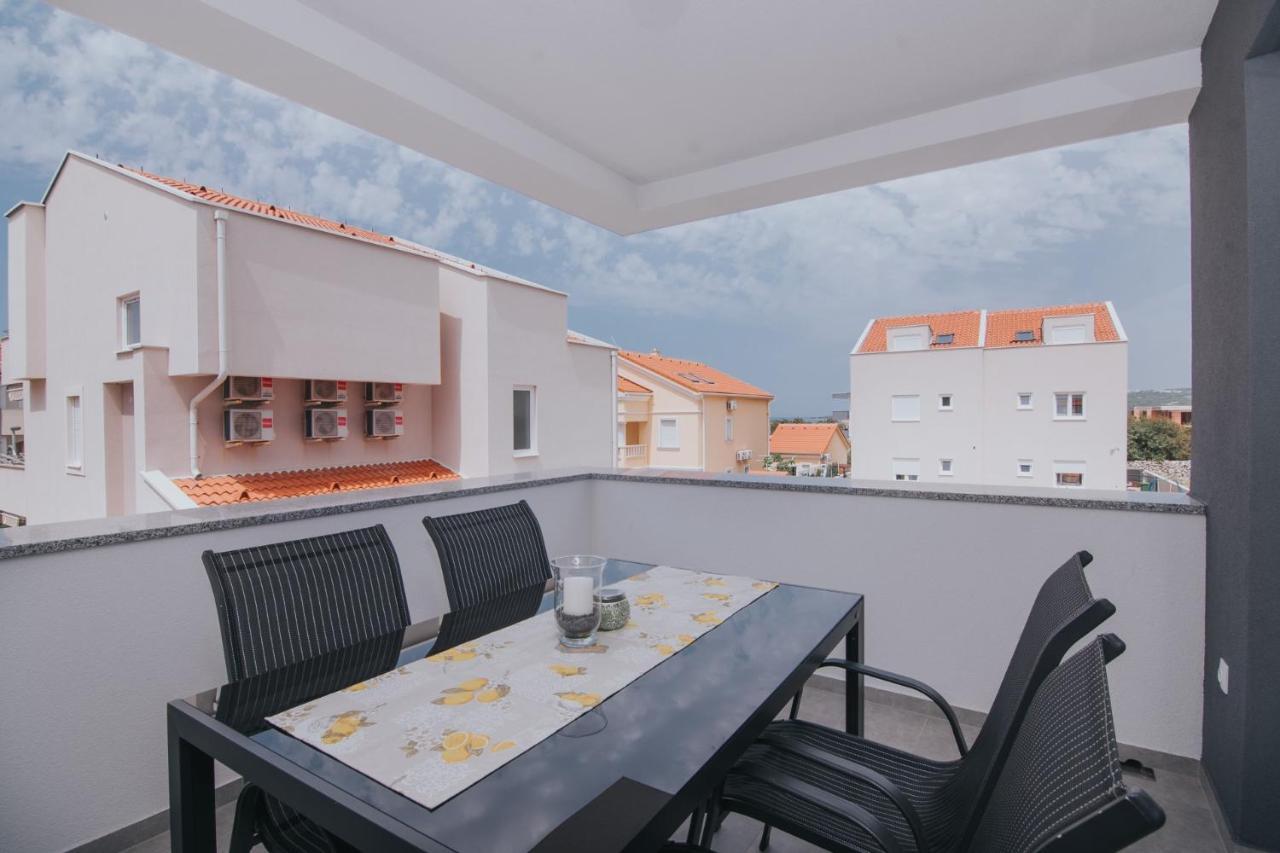 Relax Apartments Novalja Exterior foto