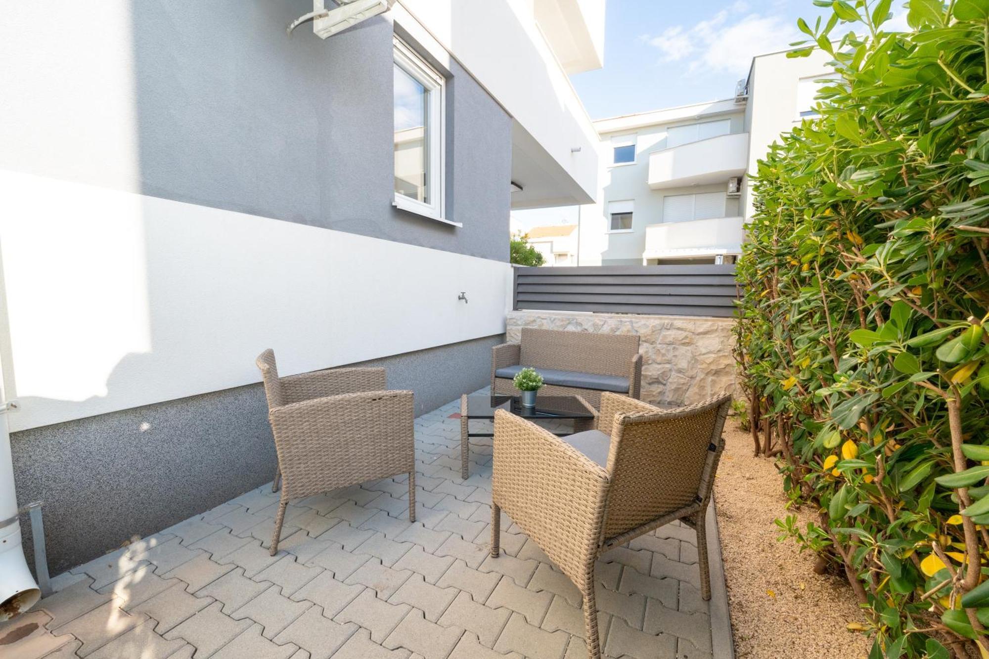 Relax Apartments Novalja Exterior foto