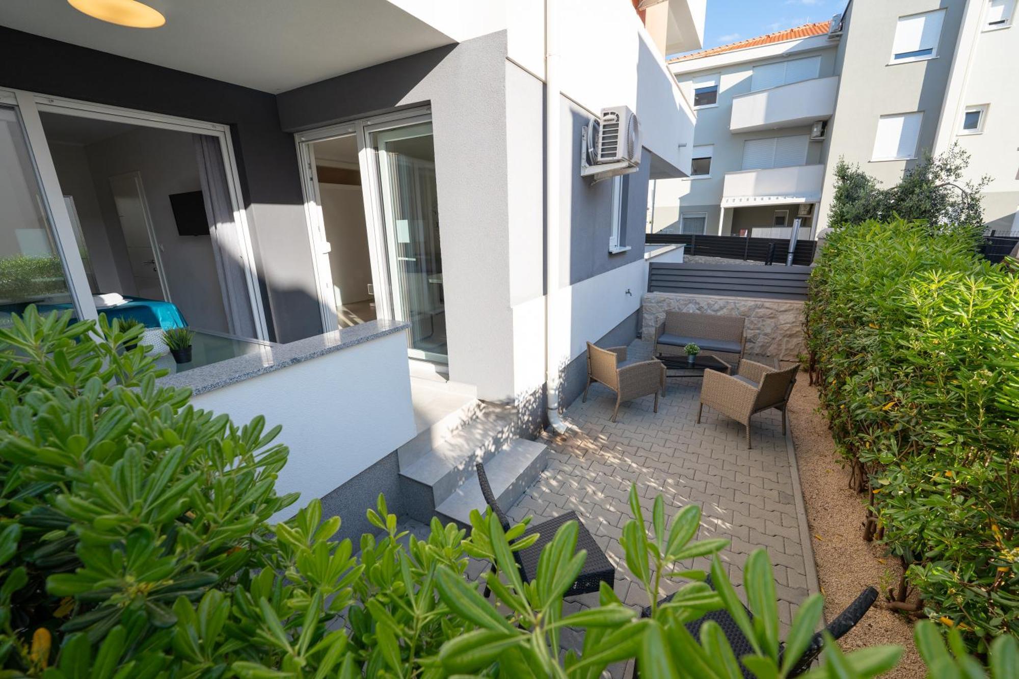 Relax Apartments Novalja Exterior foto