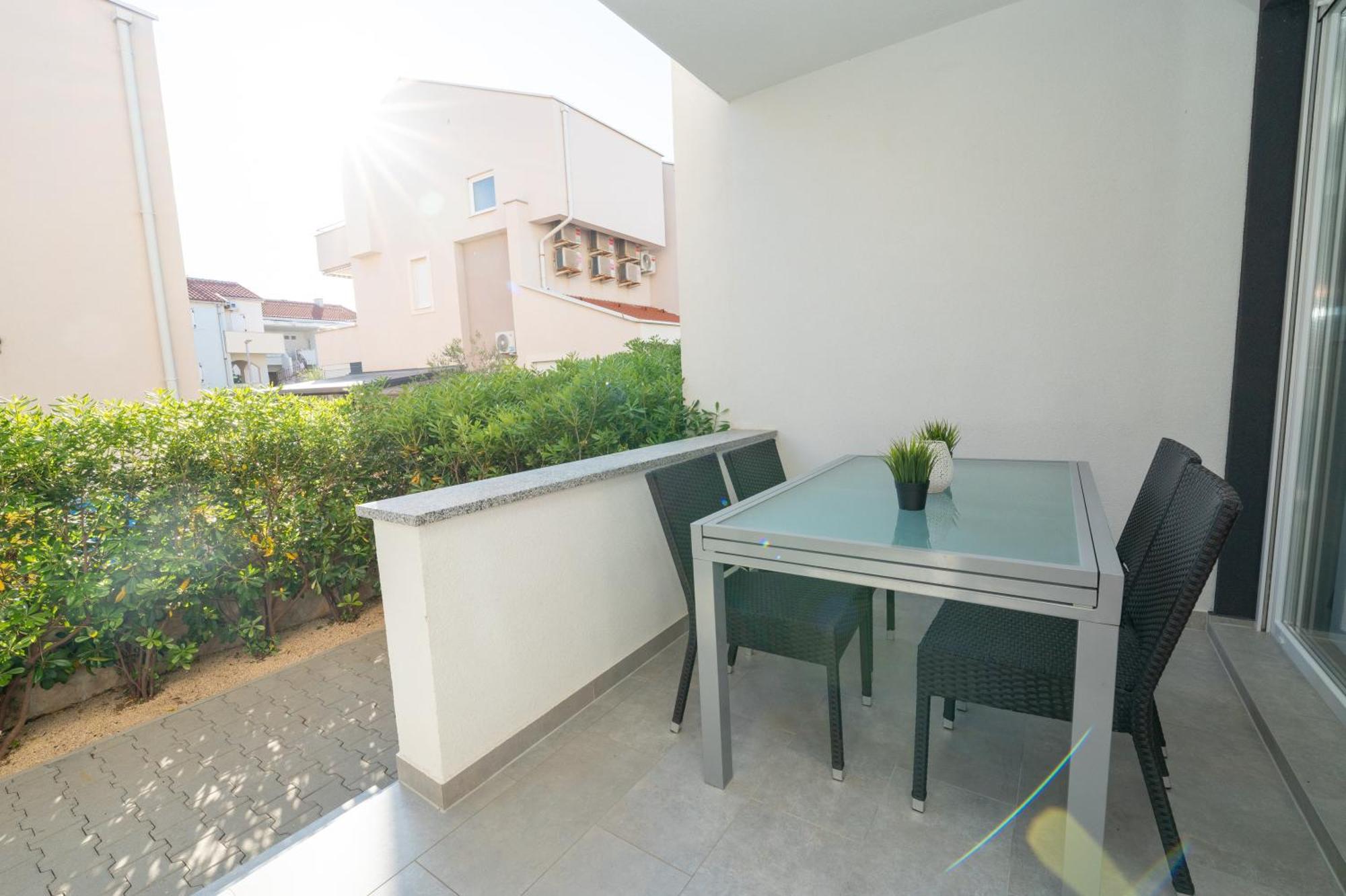 Relax Apartments Novalja Exterior foto